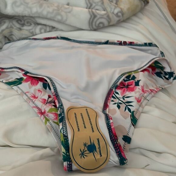 Beachsissi Floral Tropical Bikini Bottom Size Small White Green White - Picture 9 of 9
